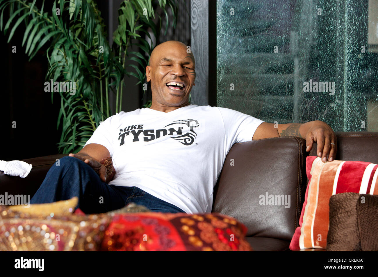 mike tyson bites holyfield ear video 0035
