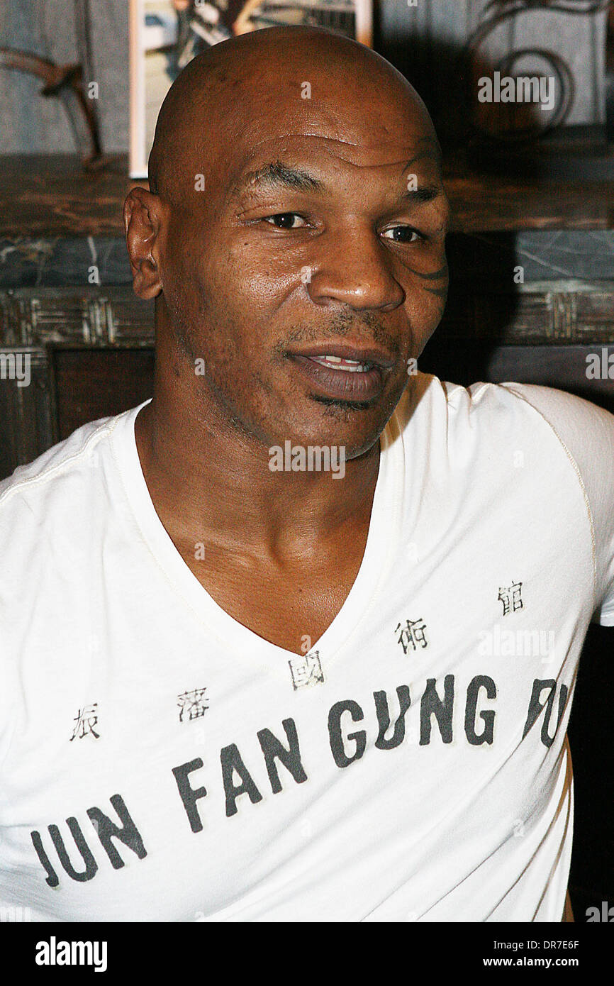 mike tyson bites holyfield ear video 0039