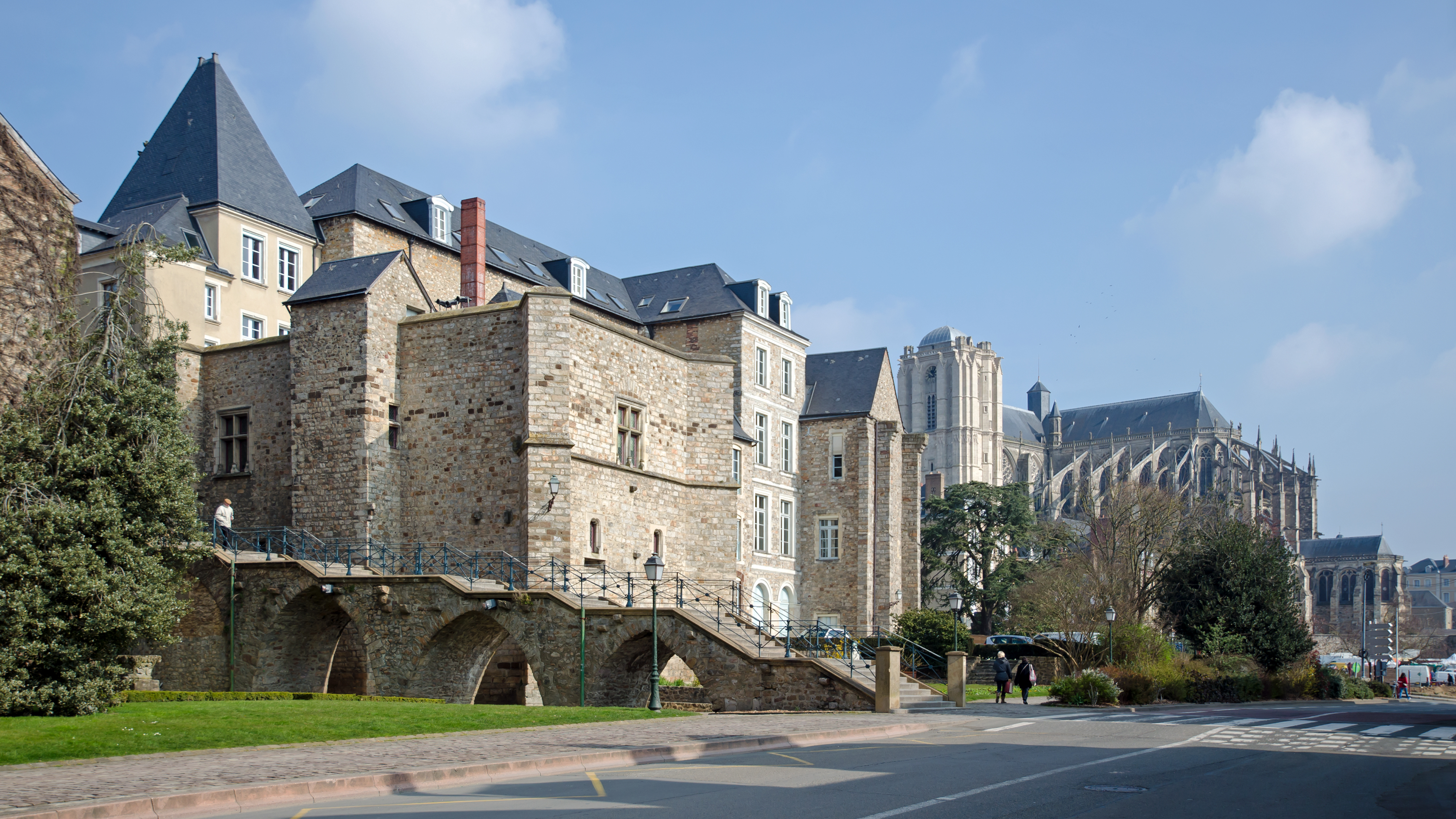 modern architecture Le Mans