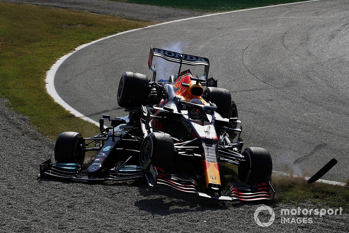 Monza Circuit collision