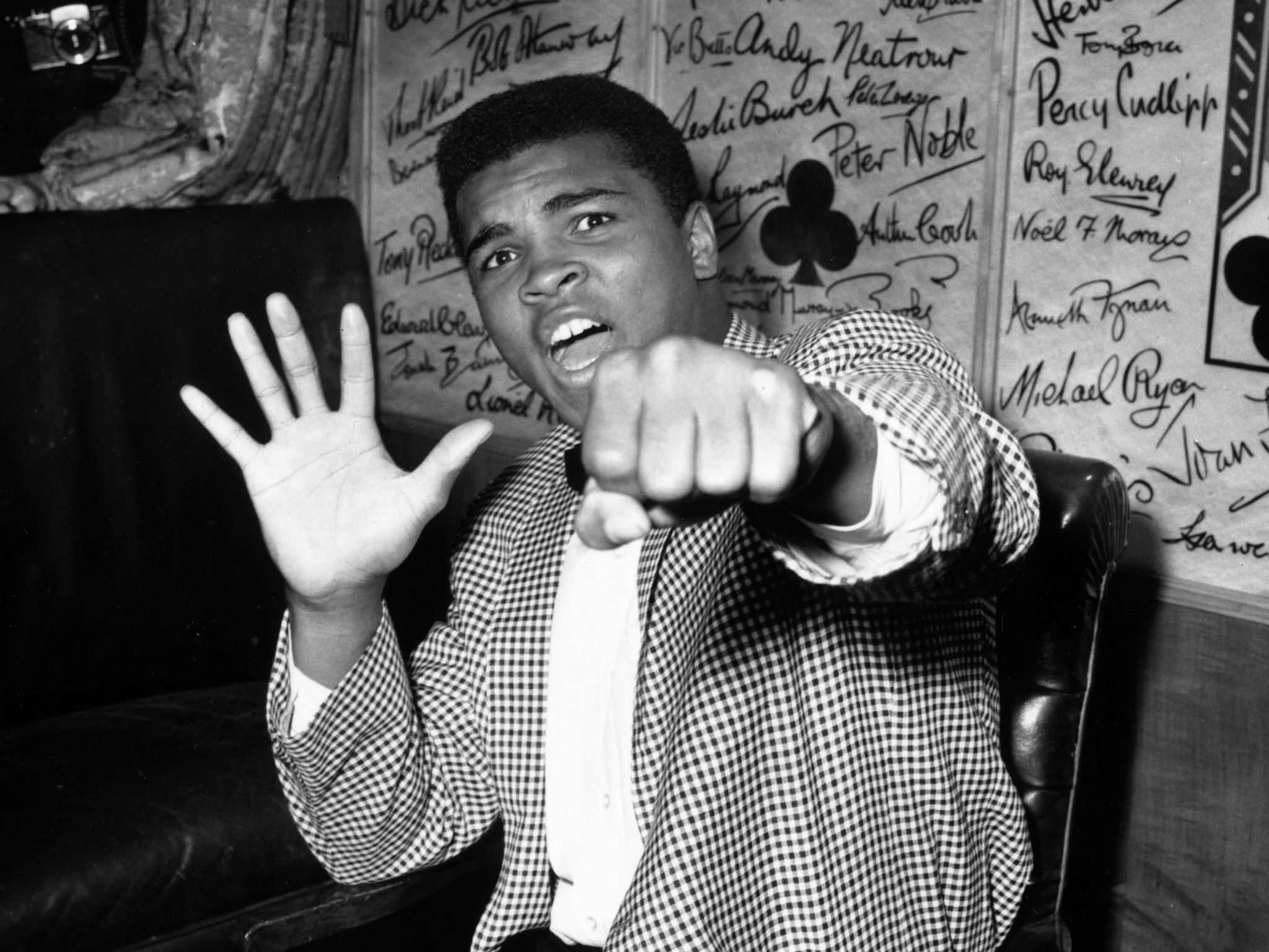 muhammad ali vs sonny liston photo
