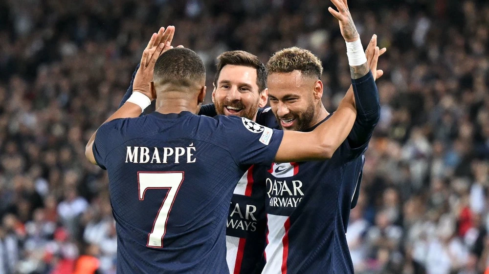 neymar and mbappe and messi 0017