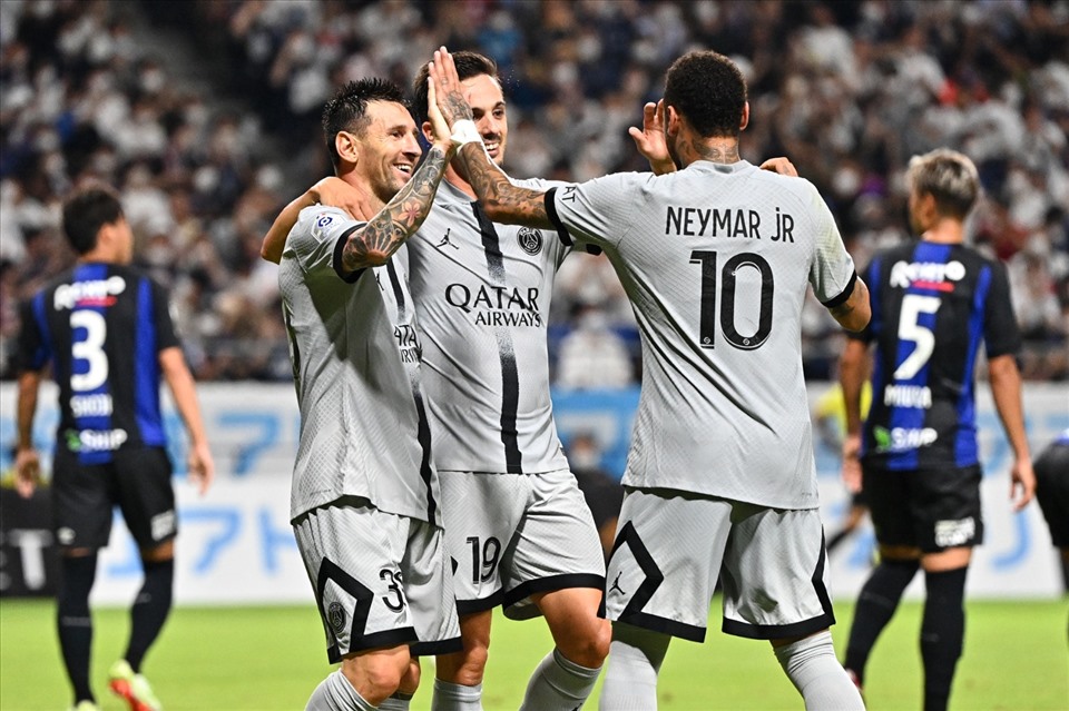 neymar and mbappe and messi 0058