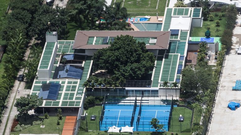 Neymar Jr living arrangement