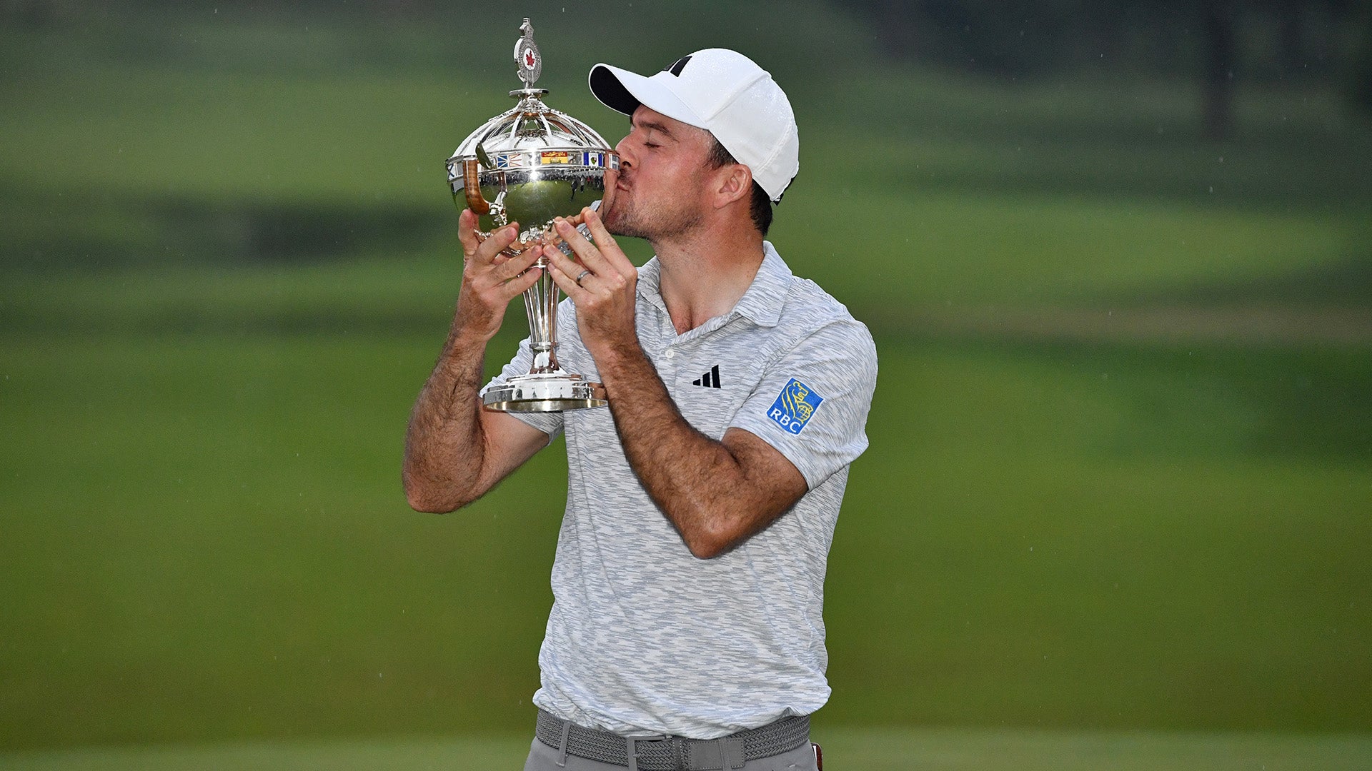 nick taylor putt to win 0013