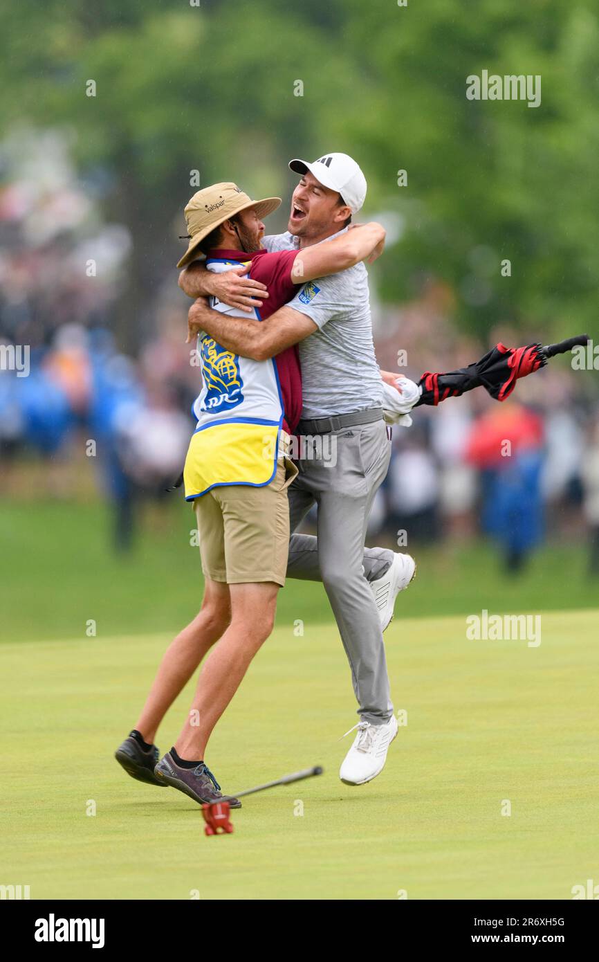 nick taylor putt to win 0027