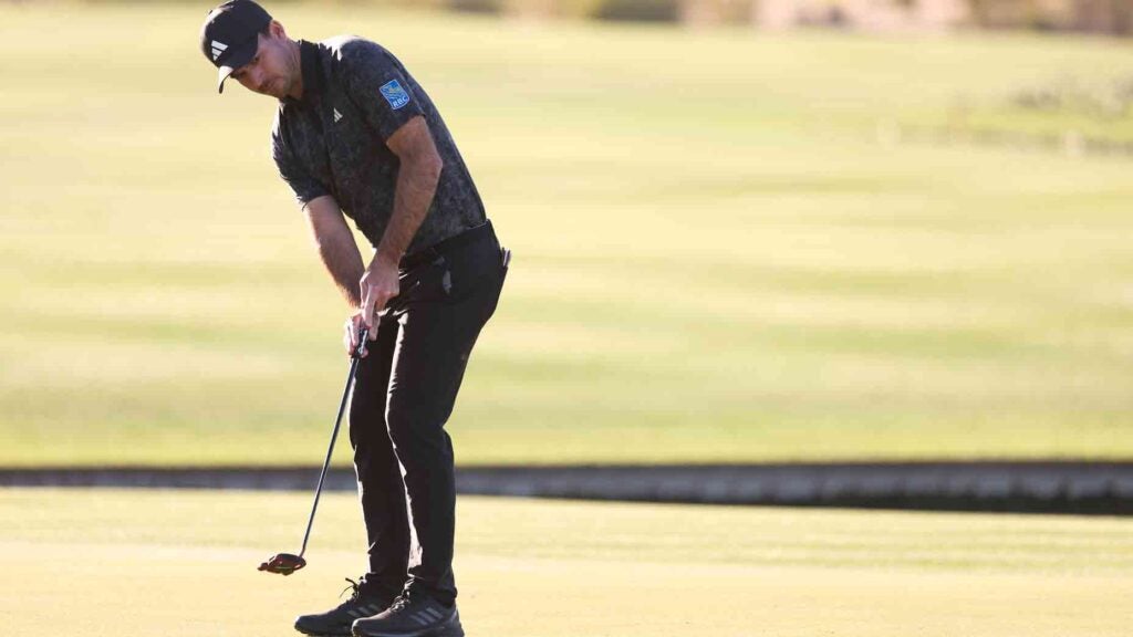 nick taylor putt to win 0035