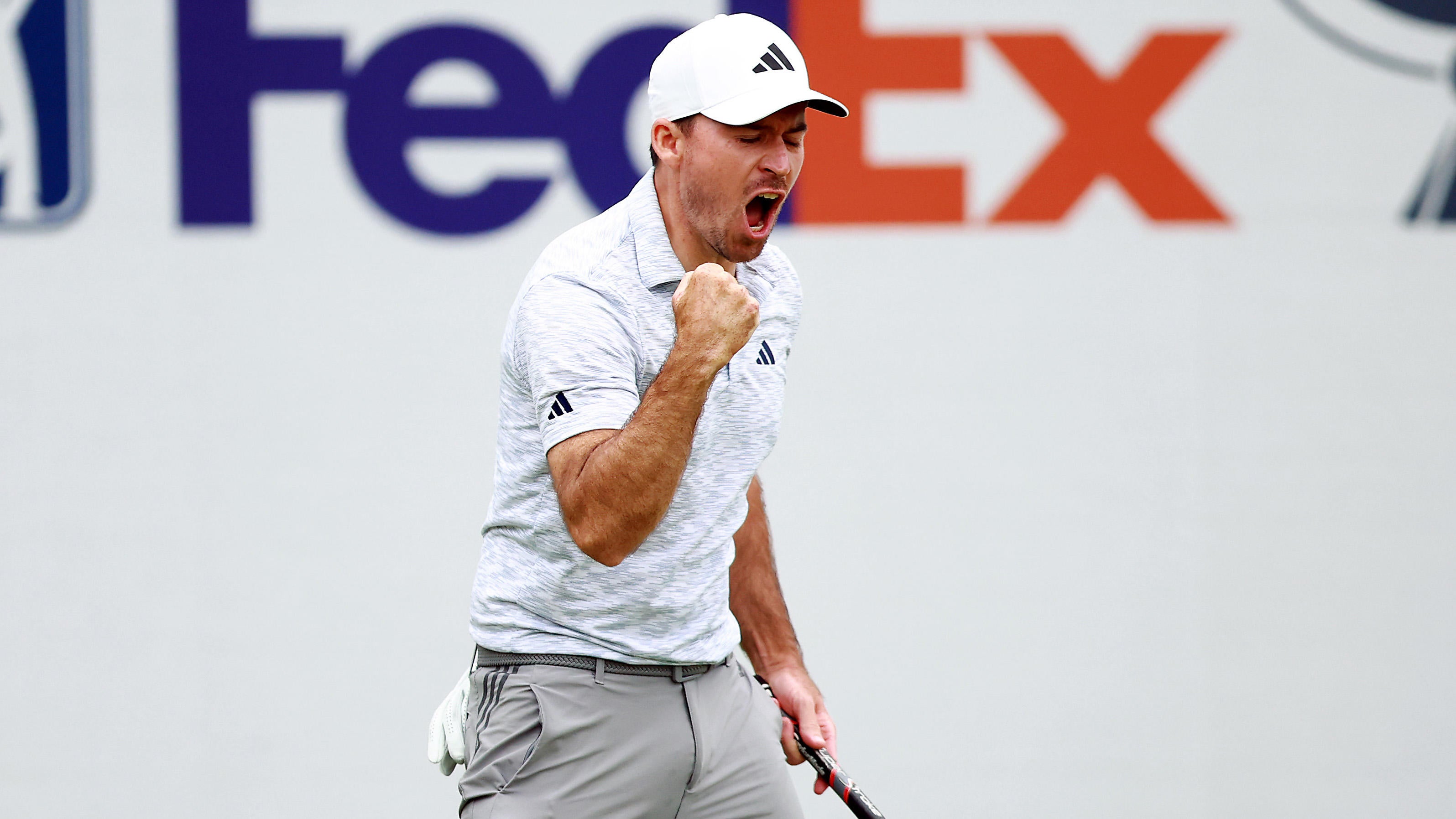 nick taylor putt to win 0036