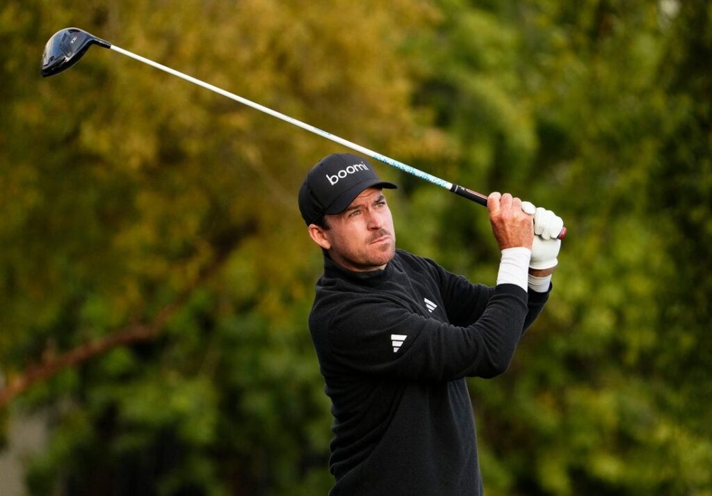 nick taylor putt to win 0038