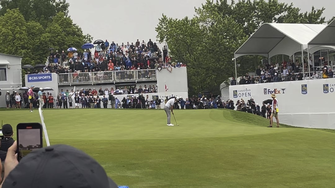 nick taylor putt to win 0040