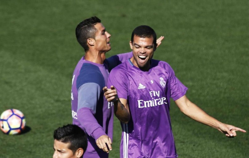 ochoa and ronaldo 0043