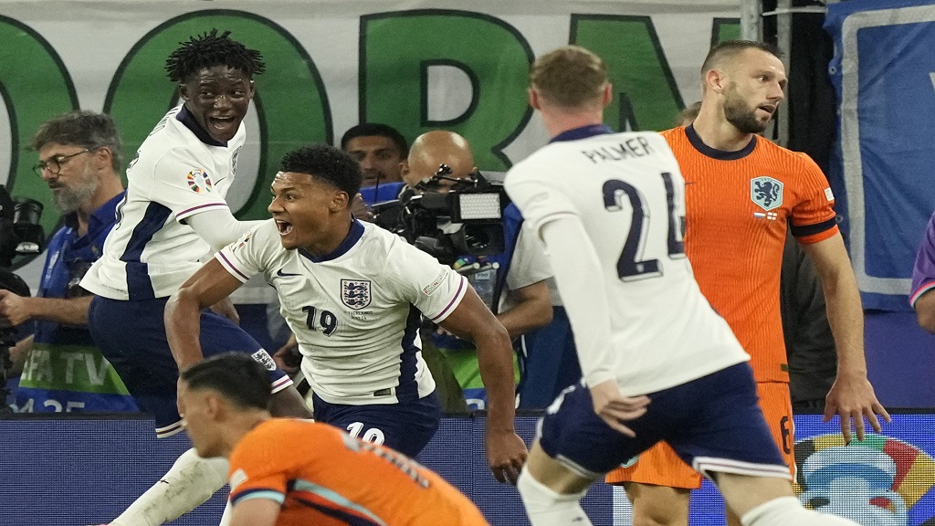 ollie watkins celebration 0044