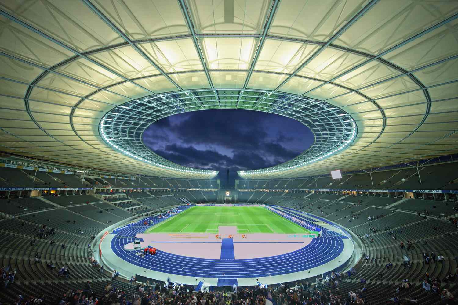 Olympiastadion 0010