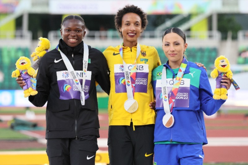 oregon womens long jump 0012
