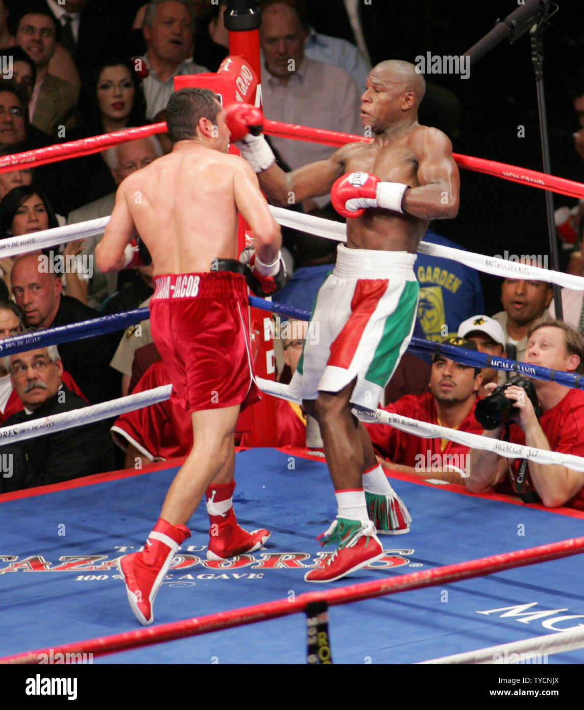 Oscar De La Hoya retirement news