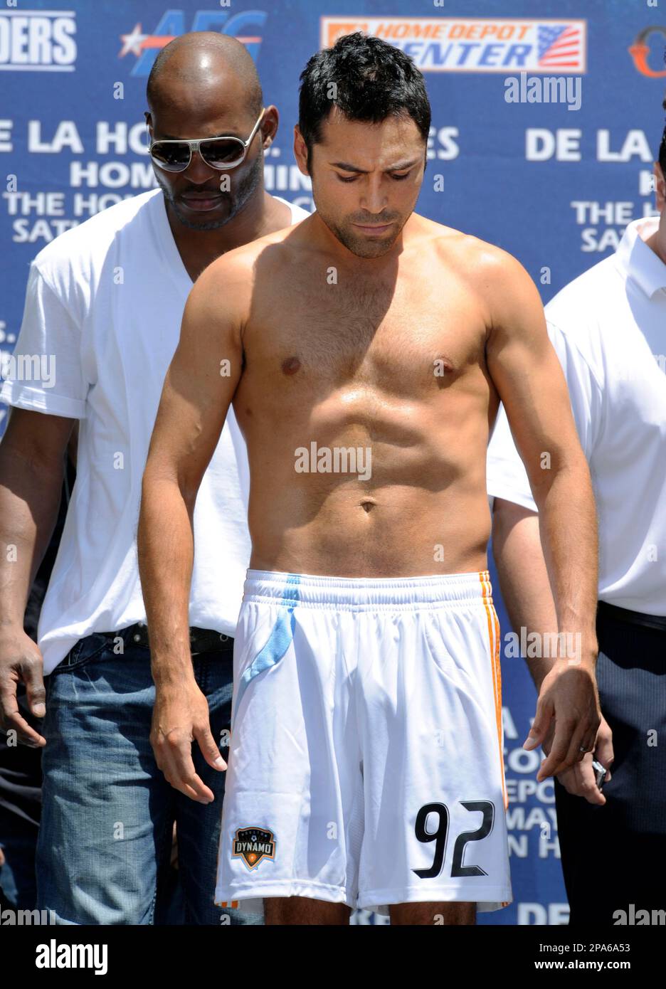 oscar de la hoya weigh in 0028