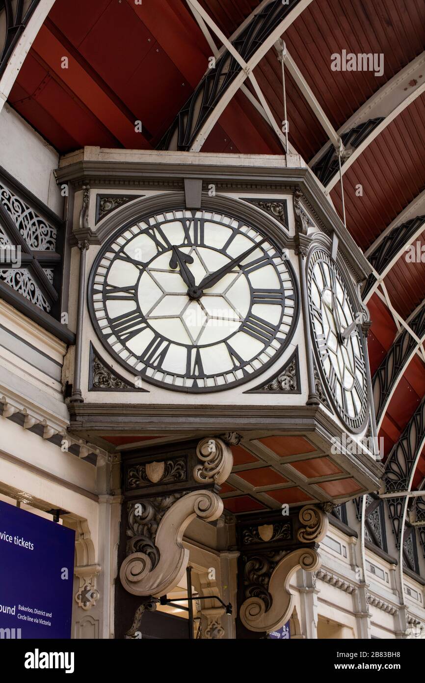 paddington clock 0026
