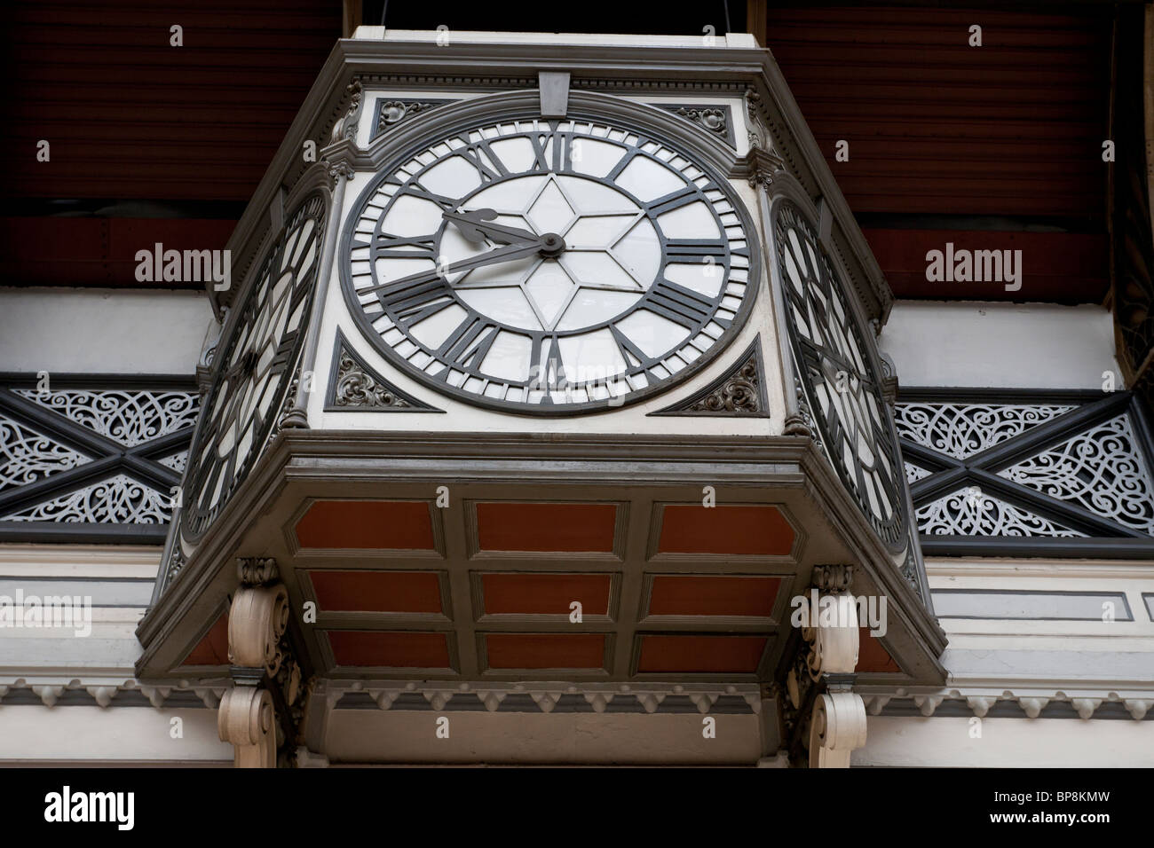 paddington clock 0046