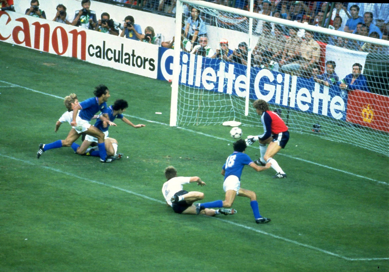 paolo rossi 1982 0040
