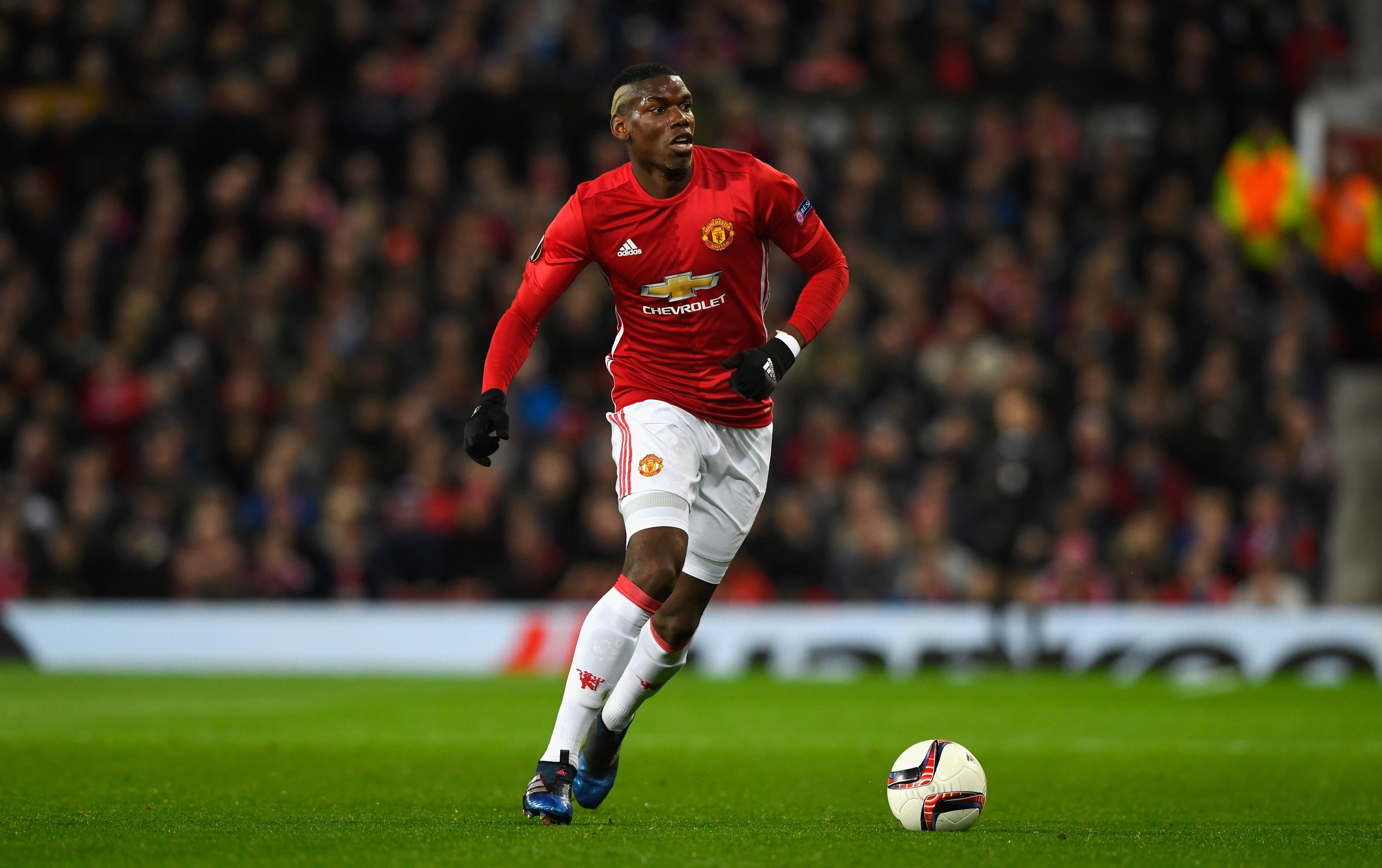 paul pogba ball 0010