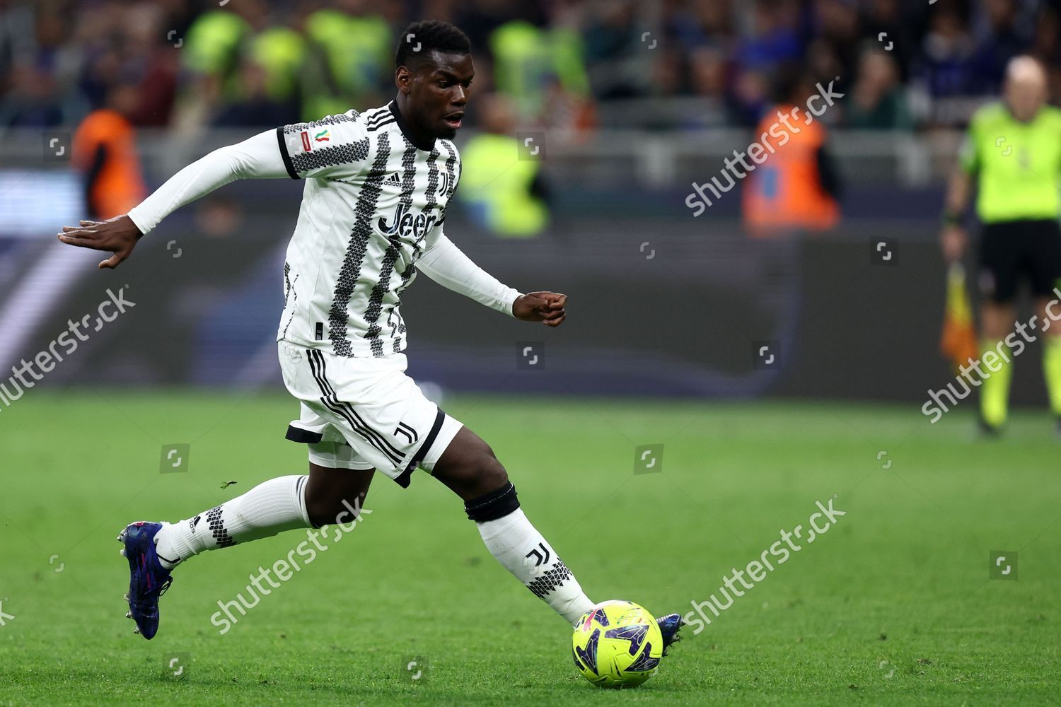 paul pogba ball 0034