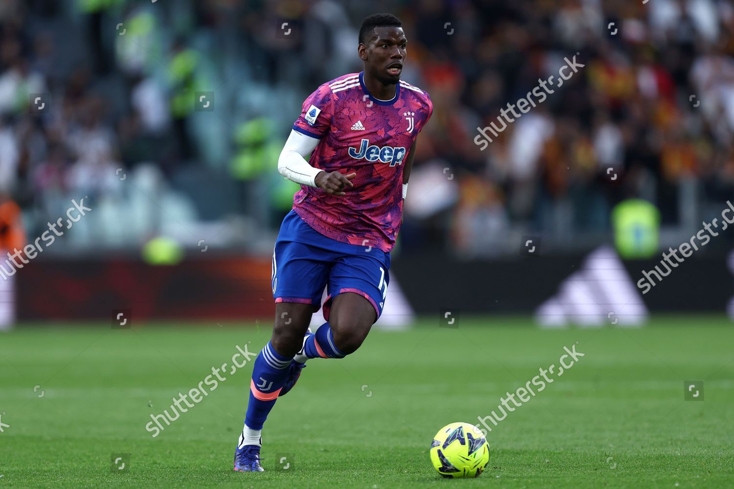 paul pogba ball 0045
