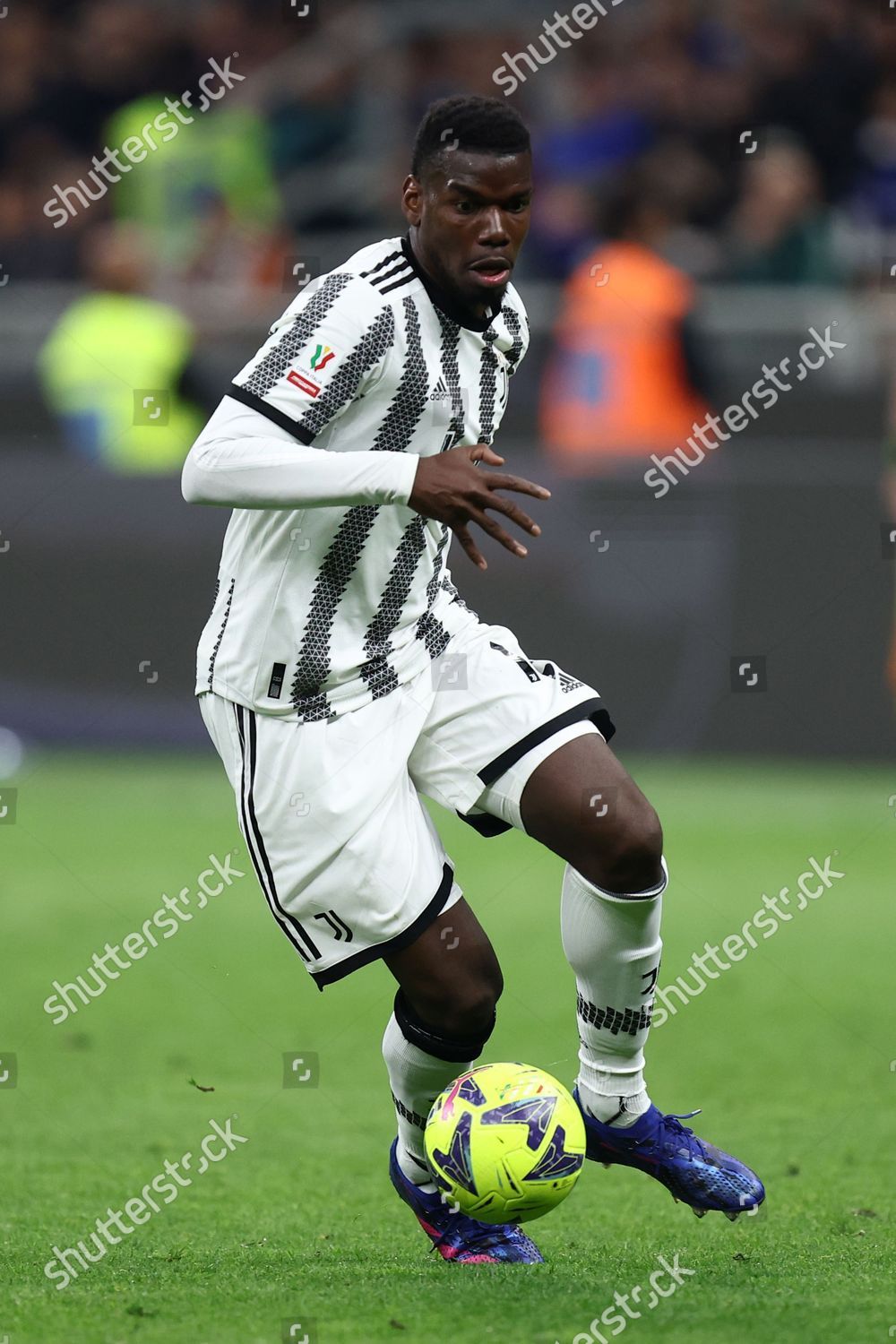 paul pogba ball 0059