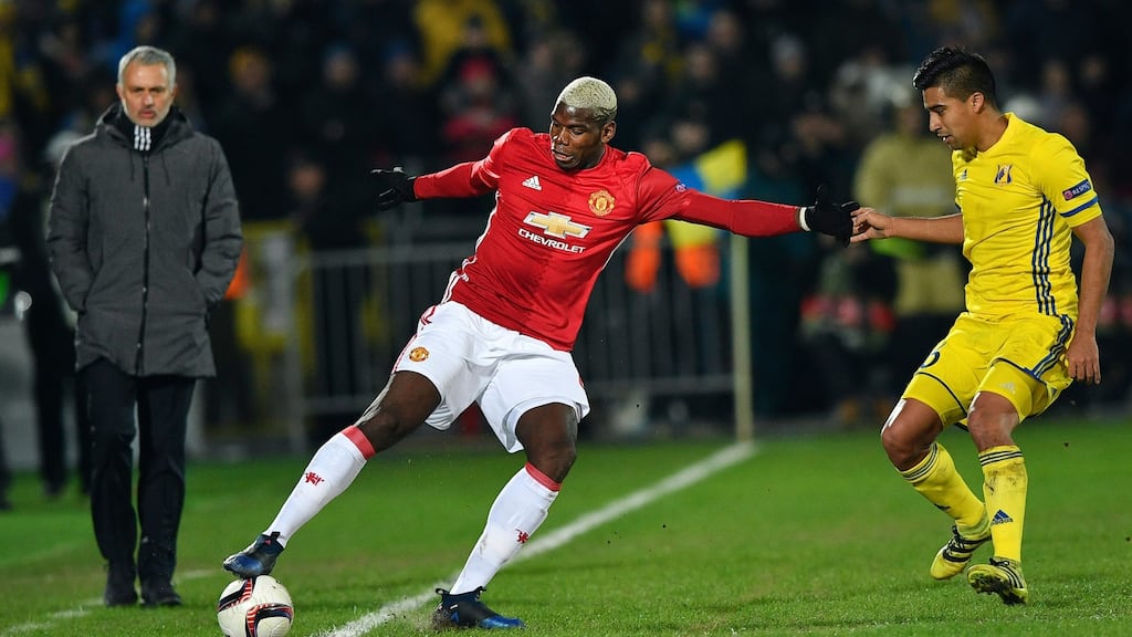 paul pogba ball 0095