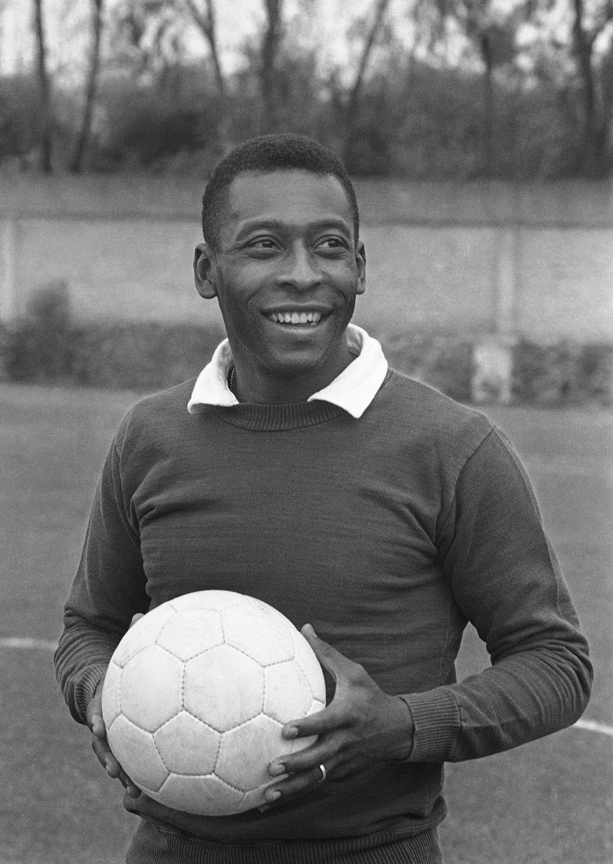 pele black and white photo 0010