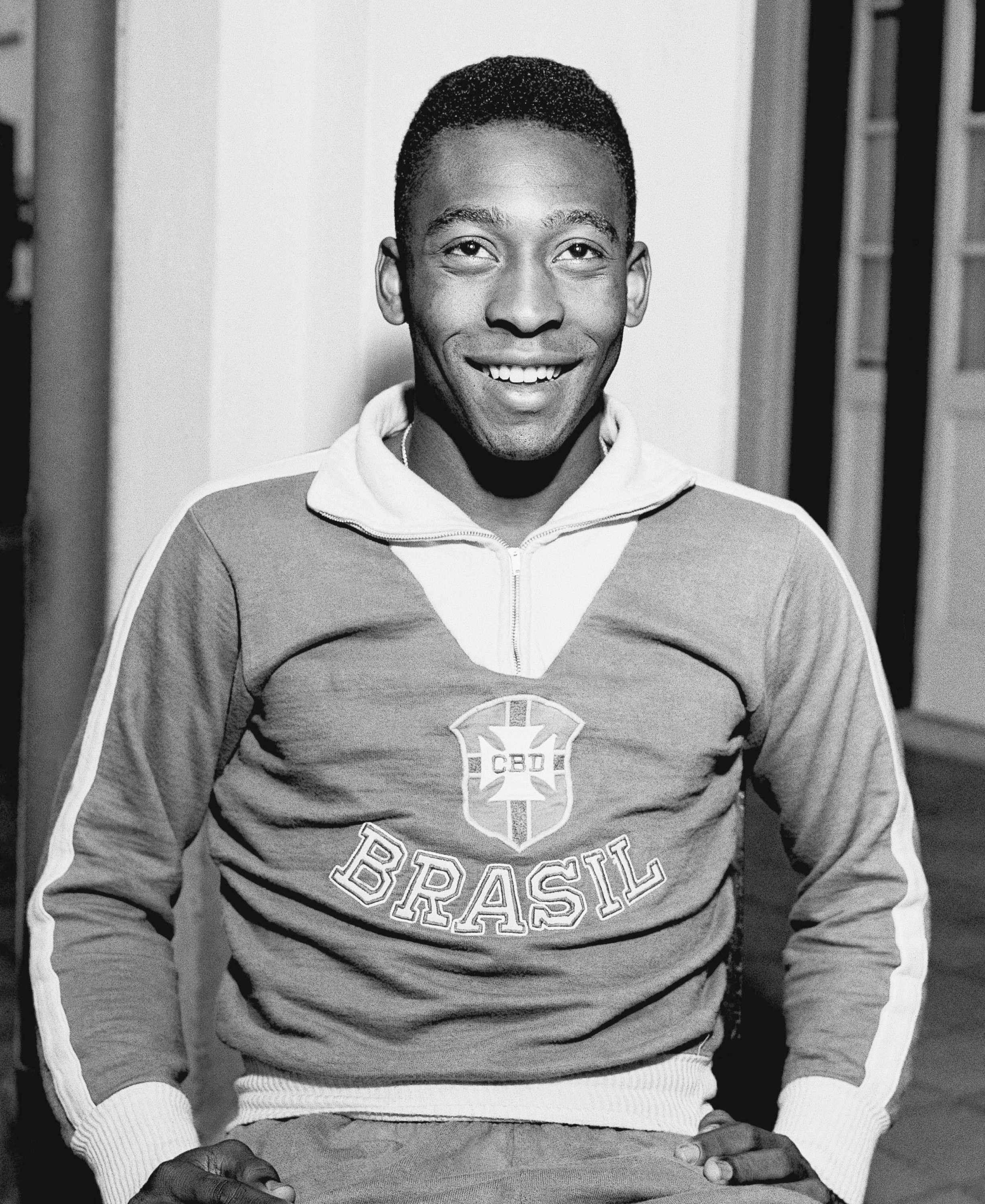 pele black and white photo 0012