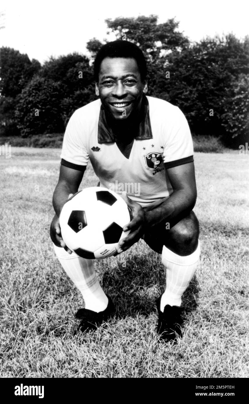 pele black and white photo 0022