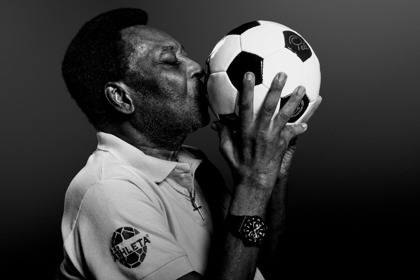 pele black and white photo 0028