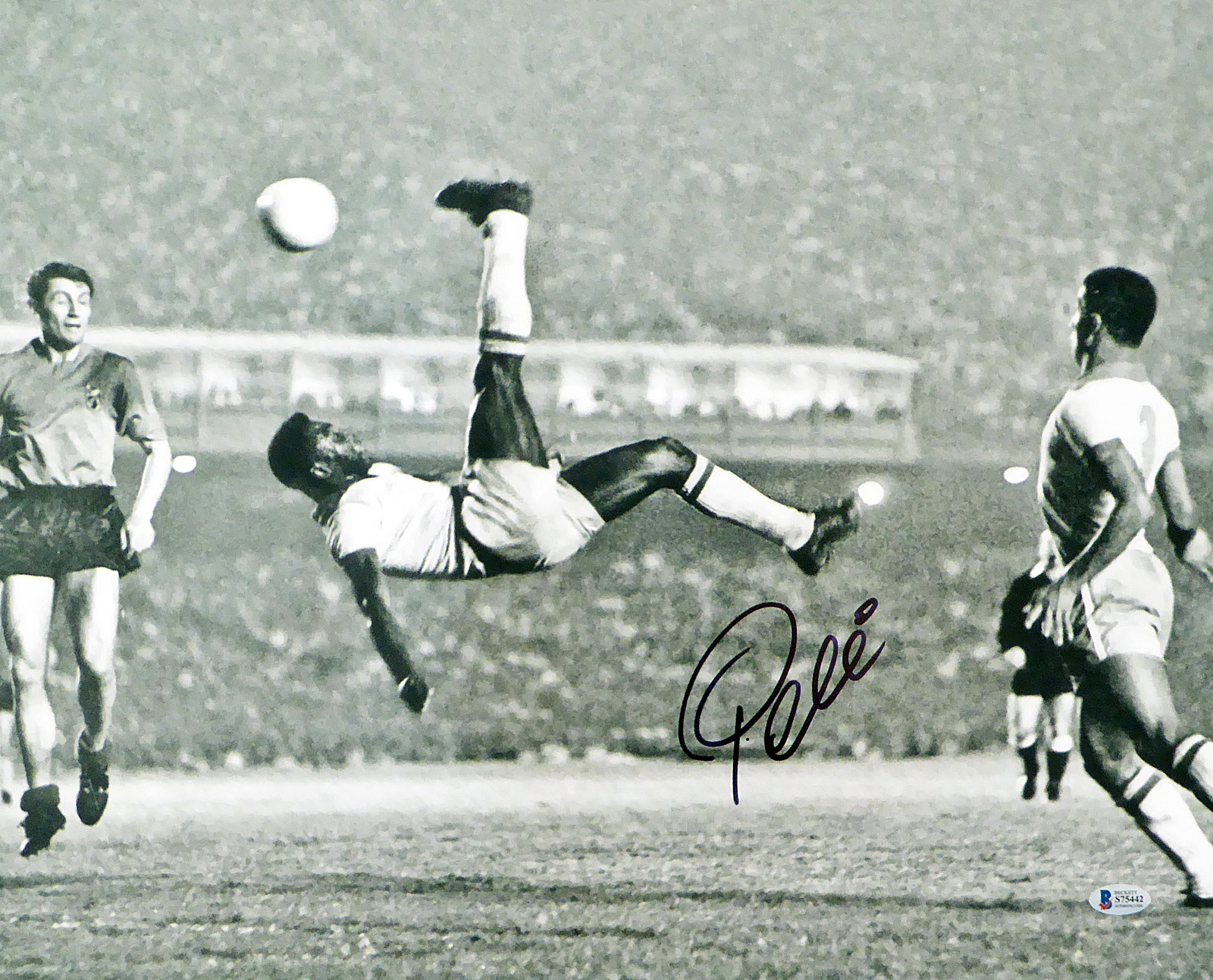 pele black and white photo 0055