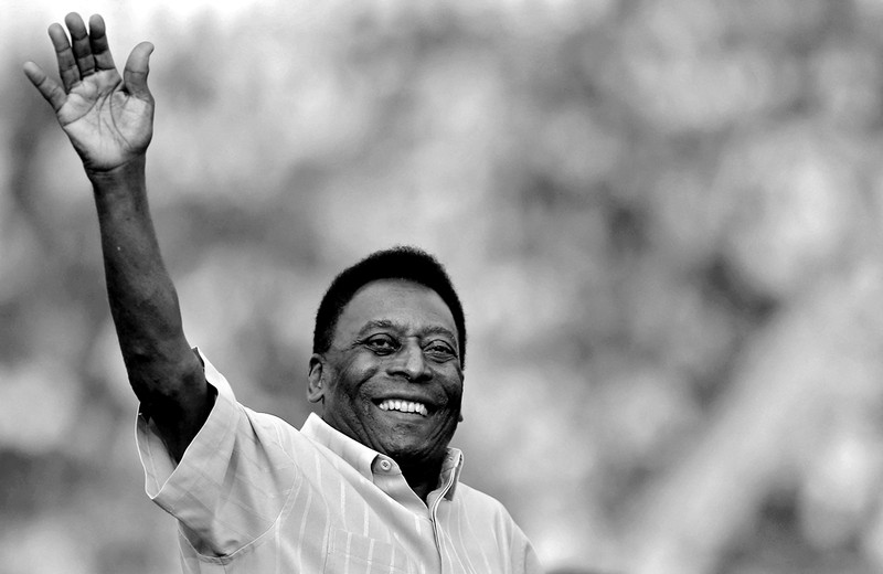 pele black and white photo 0057