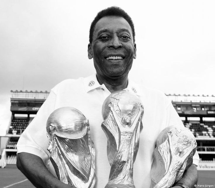 pele black and white photo 0072