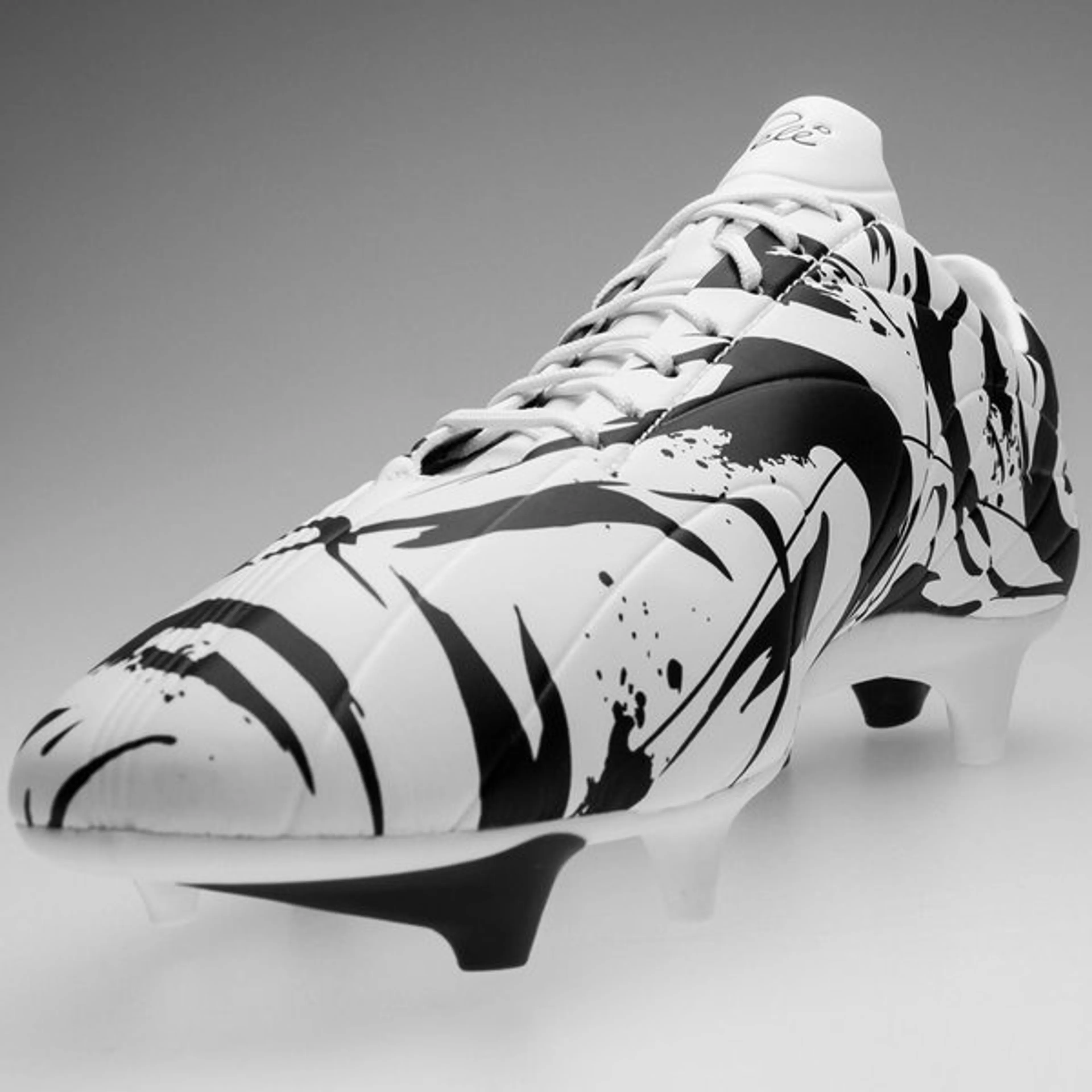 pele black and white photo 0074