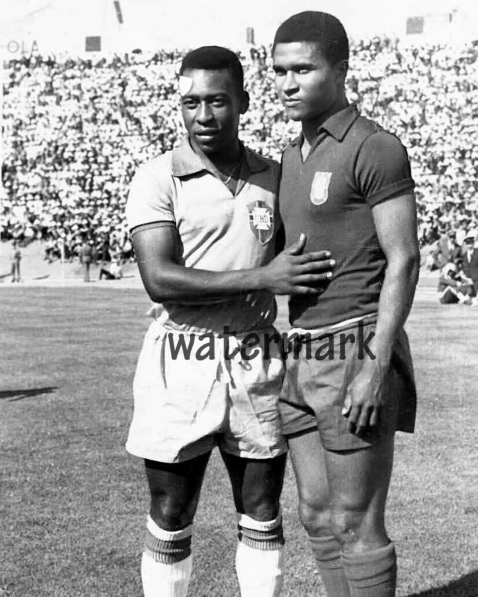 pele black and white photo 0075