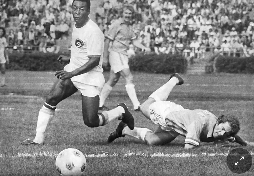 pele black and white photo 0079