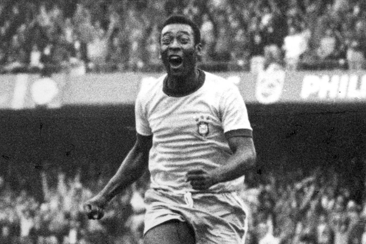 pele black and white photo 0082