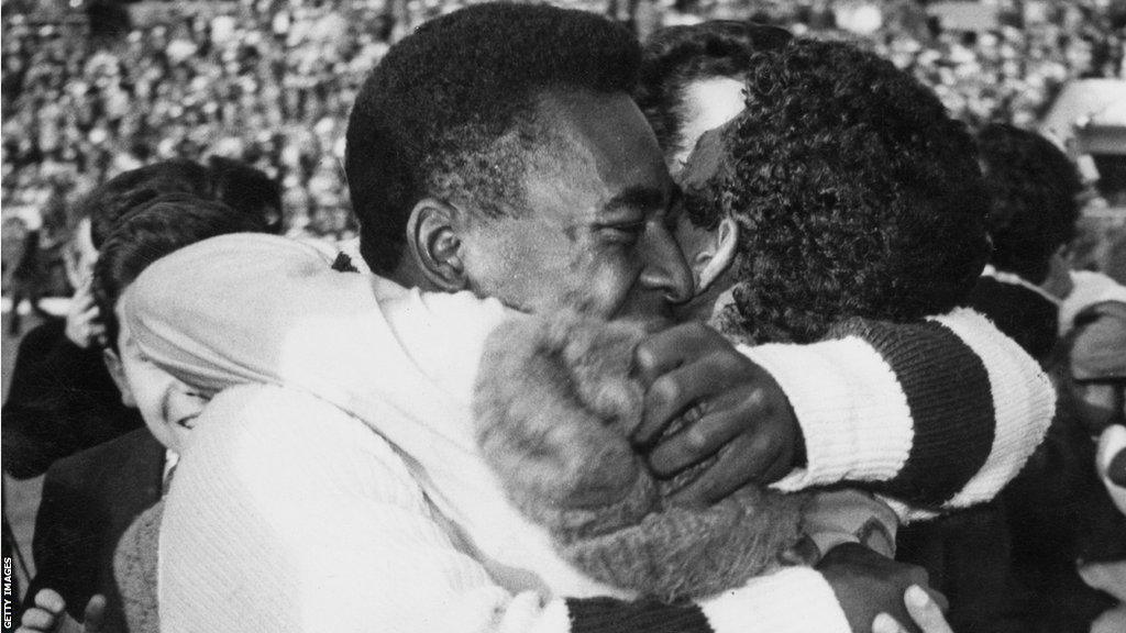 pele black and white photo 0085