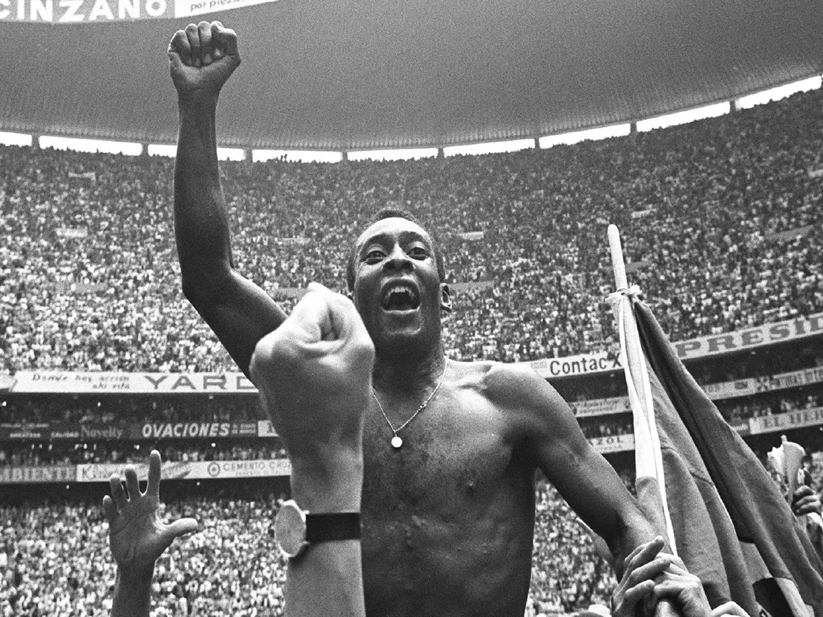pele black and white photo 0087