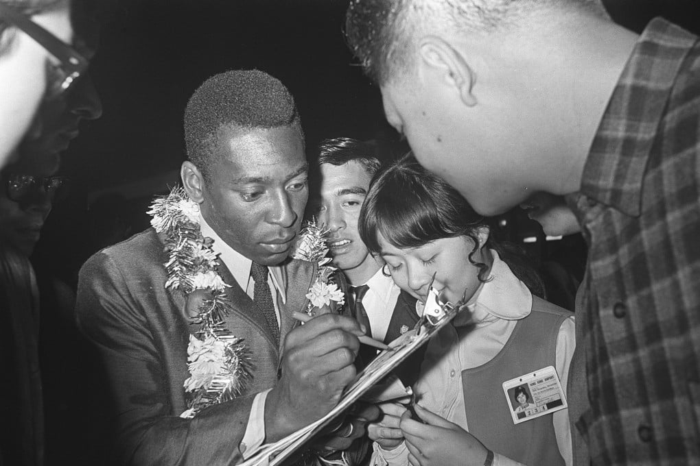 pele black and white photo 0096