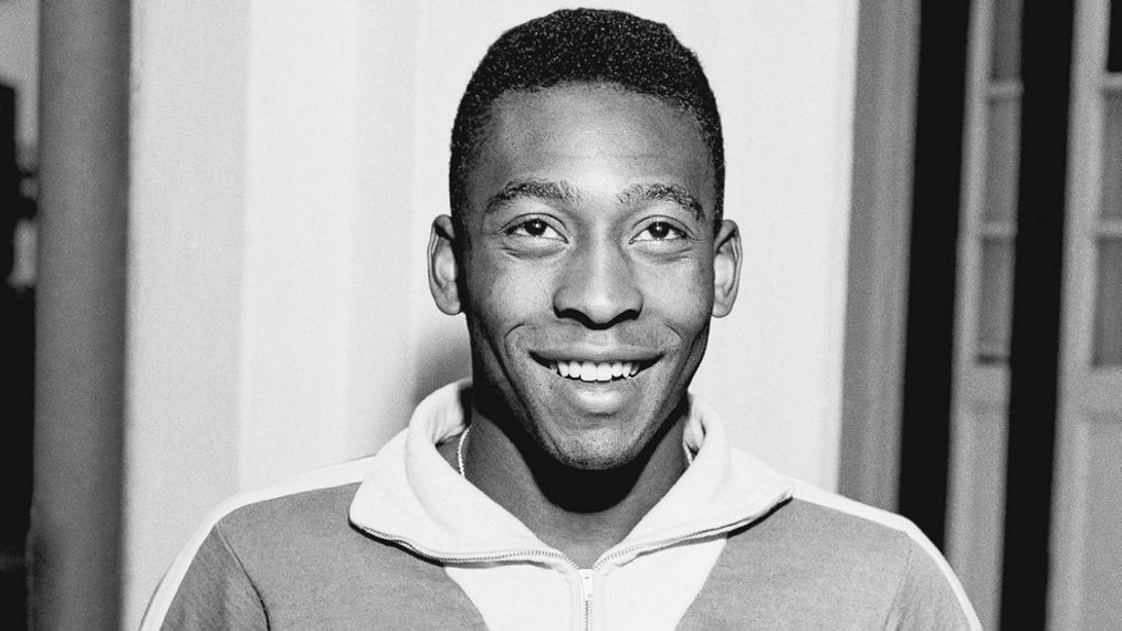 pele black and white photo 0099