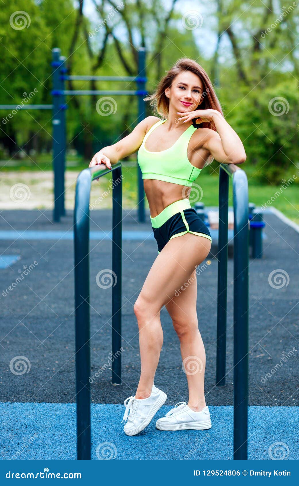 perfectly timed women's sports photos 0032