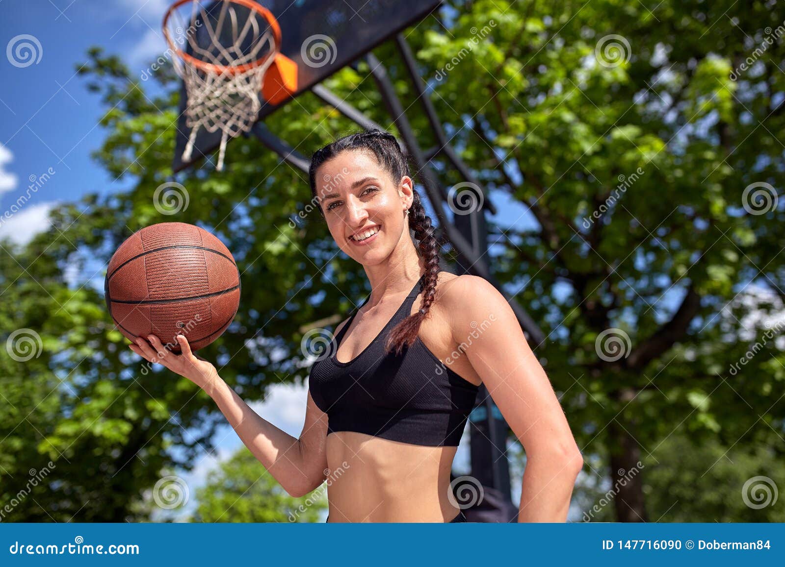 perfectly timed women's sports photos 0049
