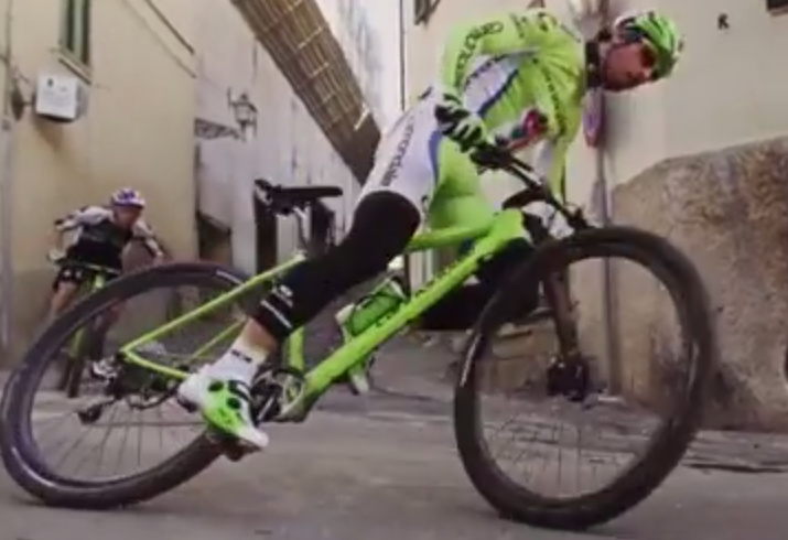 peter sagan wheelie 0043