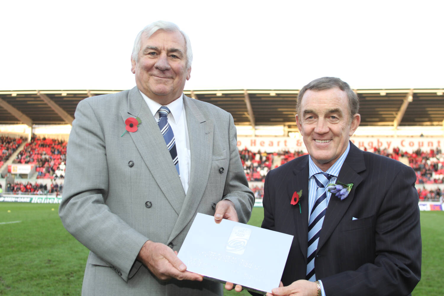 phil bennett 0015