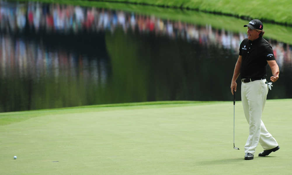 Phil Mickelson putting 0022