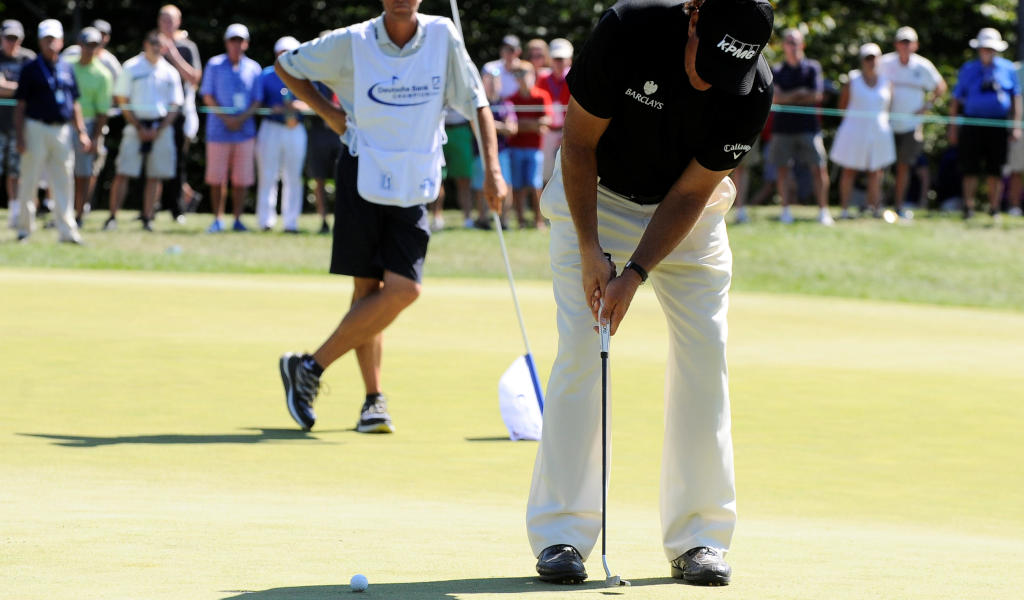 Phil Mickelson putting 0026