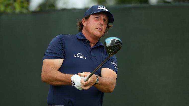 Phil Mickelson putting 0043